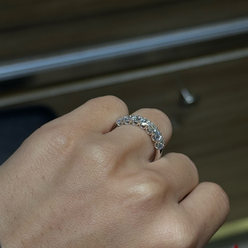 Diamond oval ring